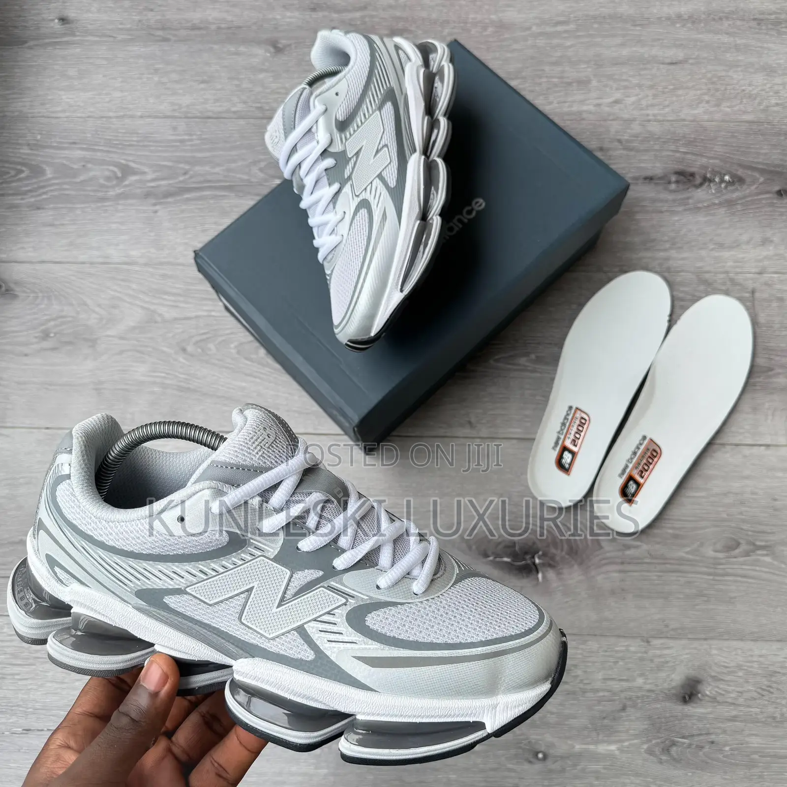 Original New Balance Abzorb 2000 Sneakers Collection