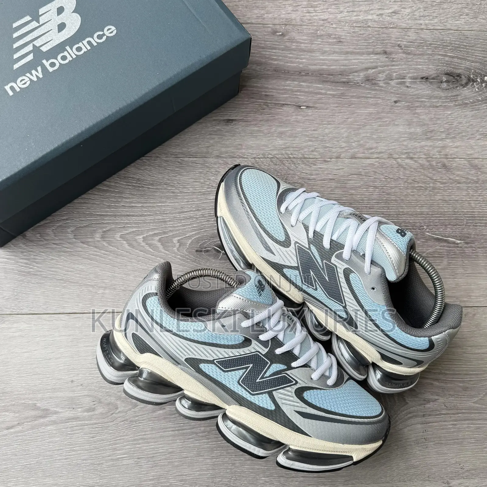 Original New Balance Abzorb 2000 Sneakers Collection