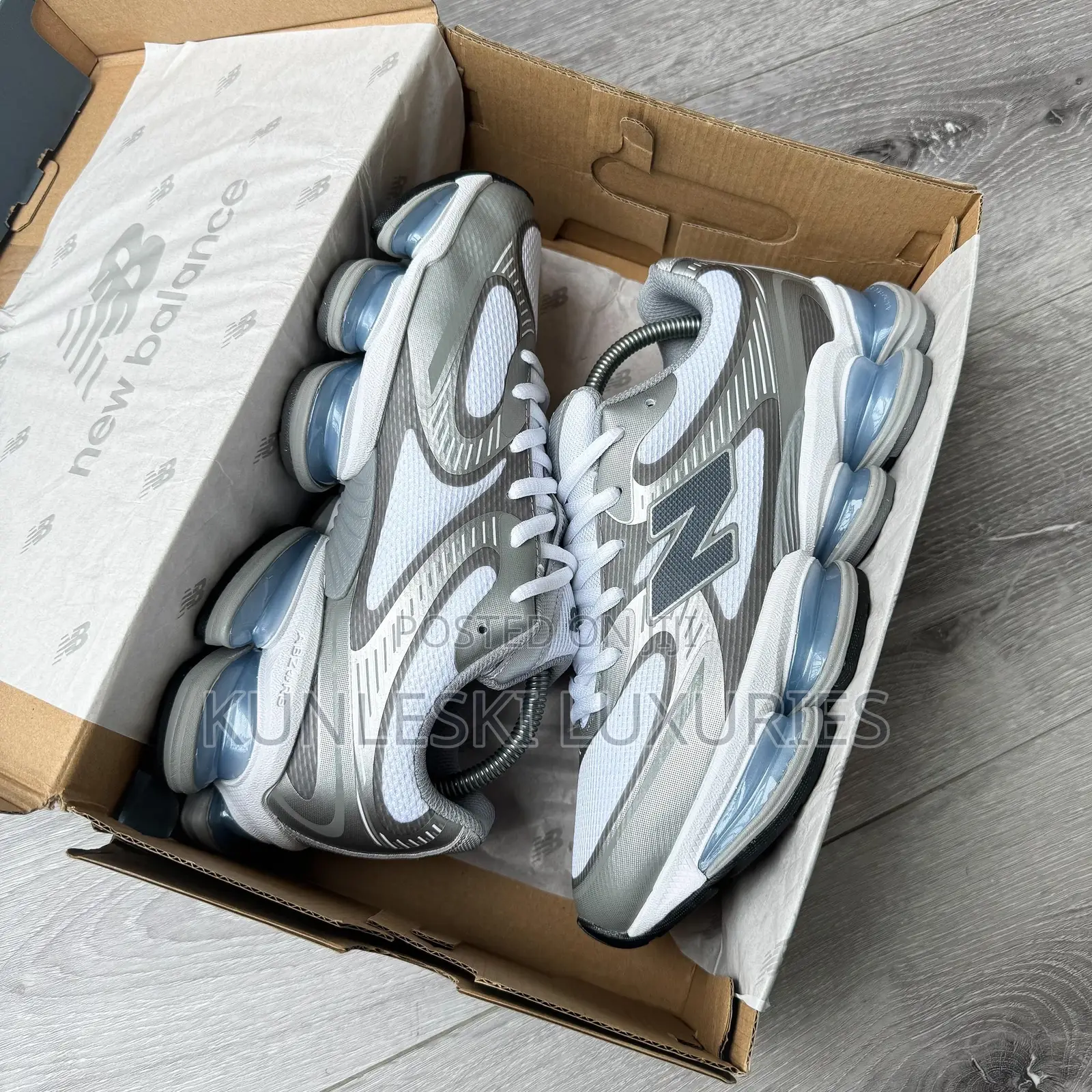 Original New Balance Abzorb 2000 Sneakers Collection