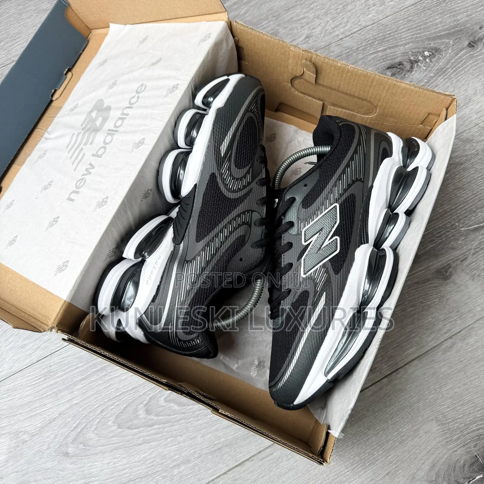 Original New Balance Abzorb 2000 Sneakers Collection
