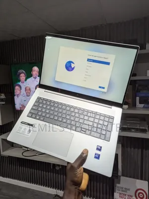 Photo - Laptop HP Envy 17 16GB Intel Core Ultra 7 SSD 1T