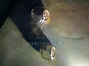 Photo - 750 18 Karat Gold Ring
