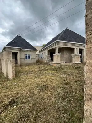 3bdrm Bungalow in Oke Aro Quarters, Ikere for sale