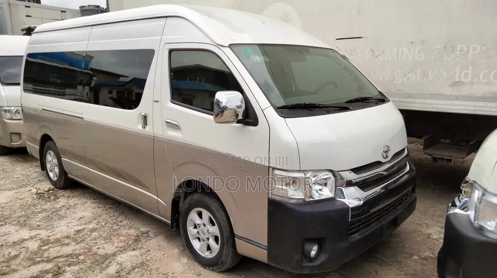 Toyota HiAce 2015 White