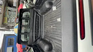 Hilux Bucket Cover