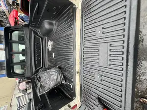 Hilux Bucket Cover