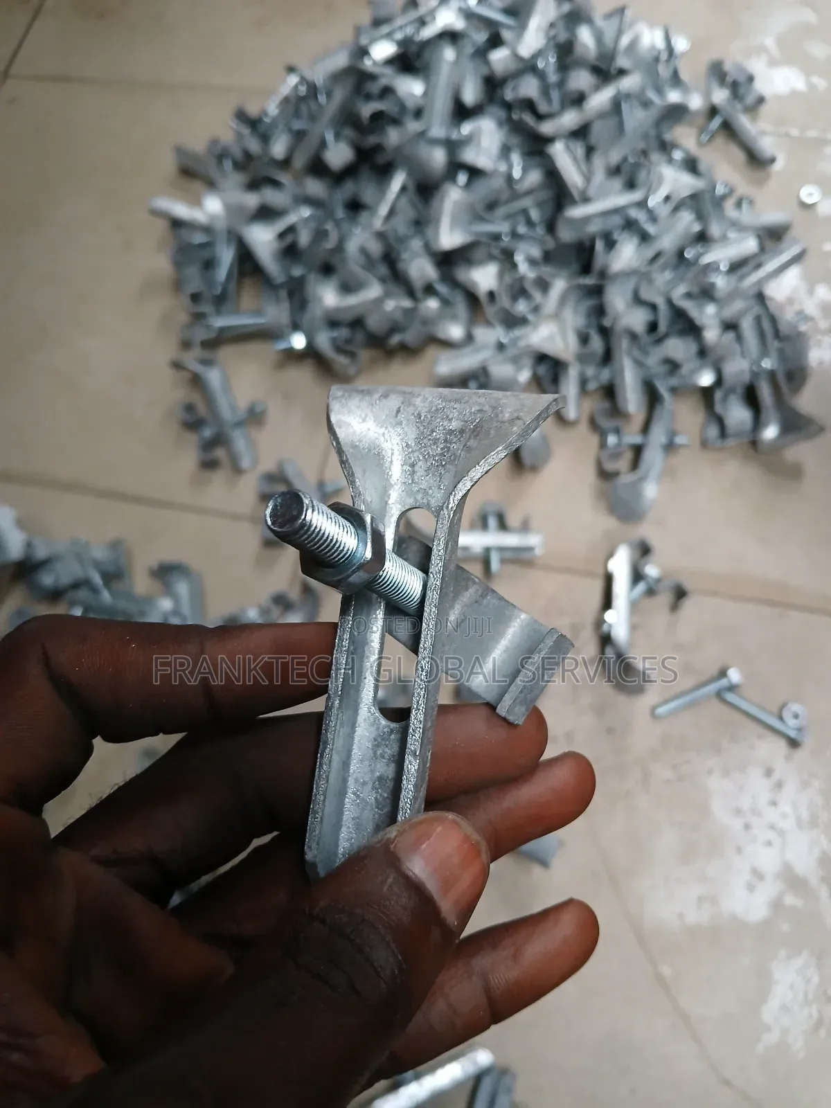 Grating Clip