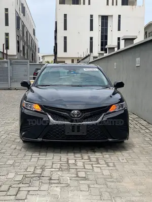 Toyota Camry SE FWD 2020 Black