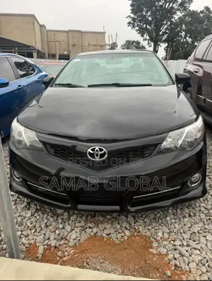 Toyota Camry XLE 4dr Sedan (2.5L 4cyl 6A) 2013 Black