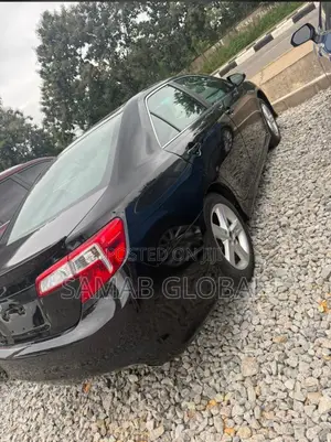 Toyota Camry XLE 4dr Sedan (2.5L 4cyl 6A) 2013 Black