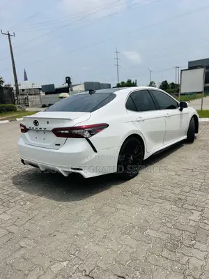 Toyota Camry XSE 2021 White