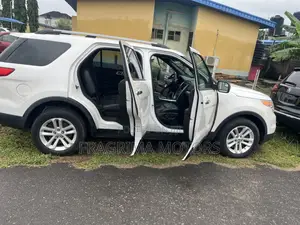 Ford Explorer XLT 4dr SUV AWD (3.5L 6cyl 6A) 2014 White