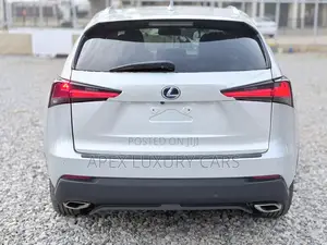 Lexus NX 2016 Silver
