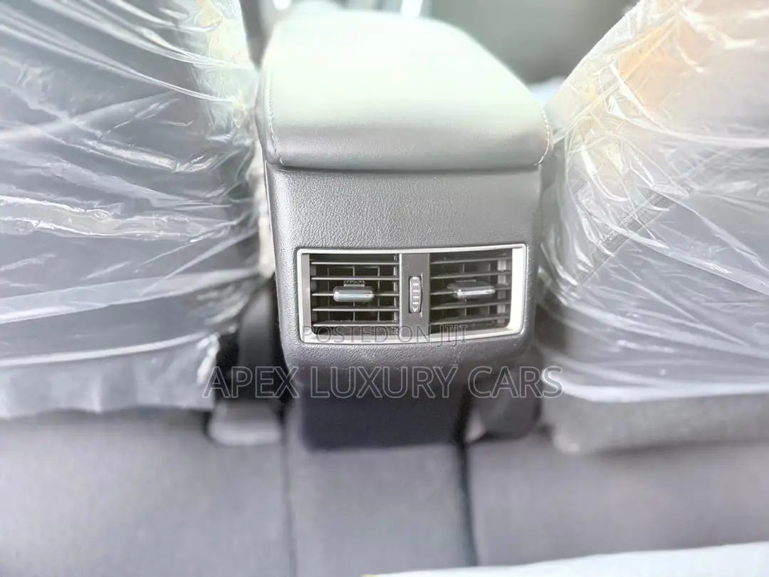 Lexus NX 2016 Silver