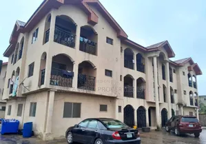 18bdrm Block of Flats in Benin City for sale