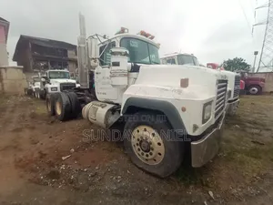 Rd Mack Trailer Head Injector and Rotors Tokunbo