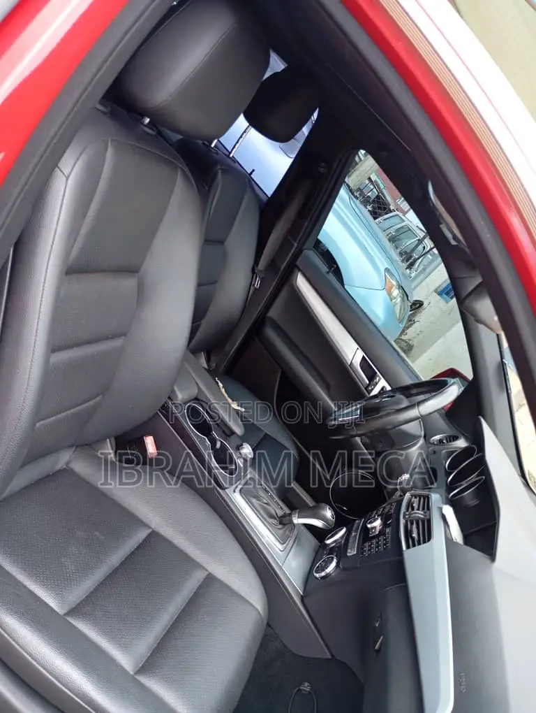 Mercedes-Benz C250 2014 Red