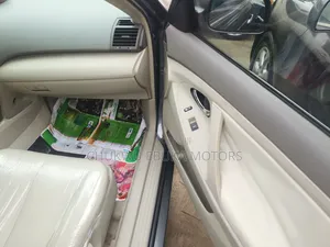 Toyota Camry LE 4dr Sedan (2.5L 4cyl 6AM) 2010 Gray