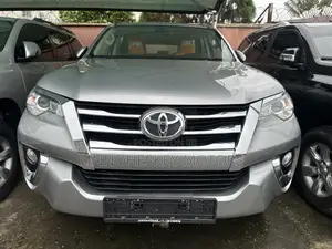 Toyota Fortuner 2019 Silver