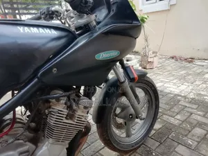 Yamaha 2000