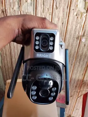 Security Camera Wit Built-in Torch Light–Clear Night Vision