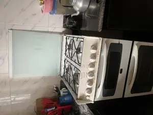 Photo - 4 Burner Gas Cooker