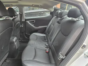 Hyundai Elantra Limited 4dr Sedan (1.8L 4cyl 6A) 2015 Silver