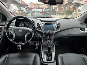 Hyundai Elantra Limited 4dr Sedan (1.8L 4cyl 6A) 2015 Silver