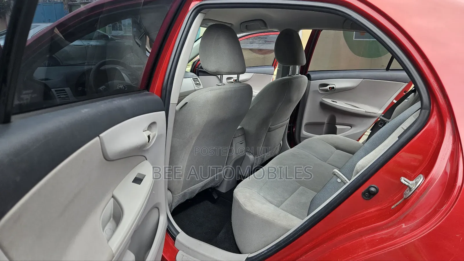 Toyota Corolla LE Special Edition 4dr Sedan (1.8L 4cyl 4A) 2013