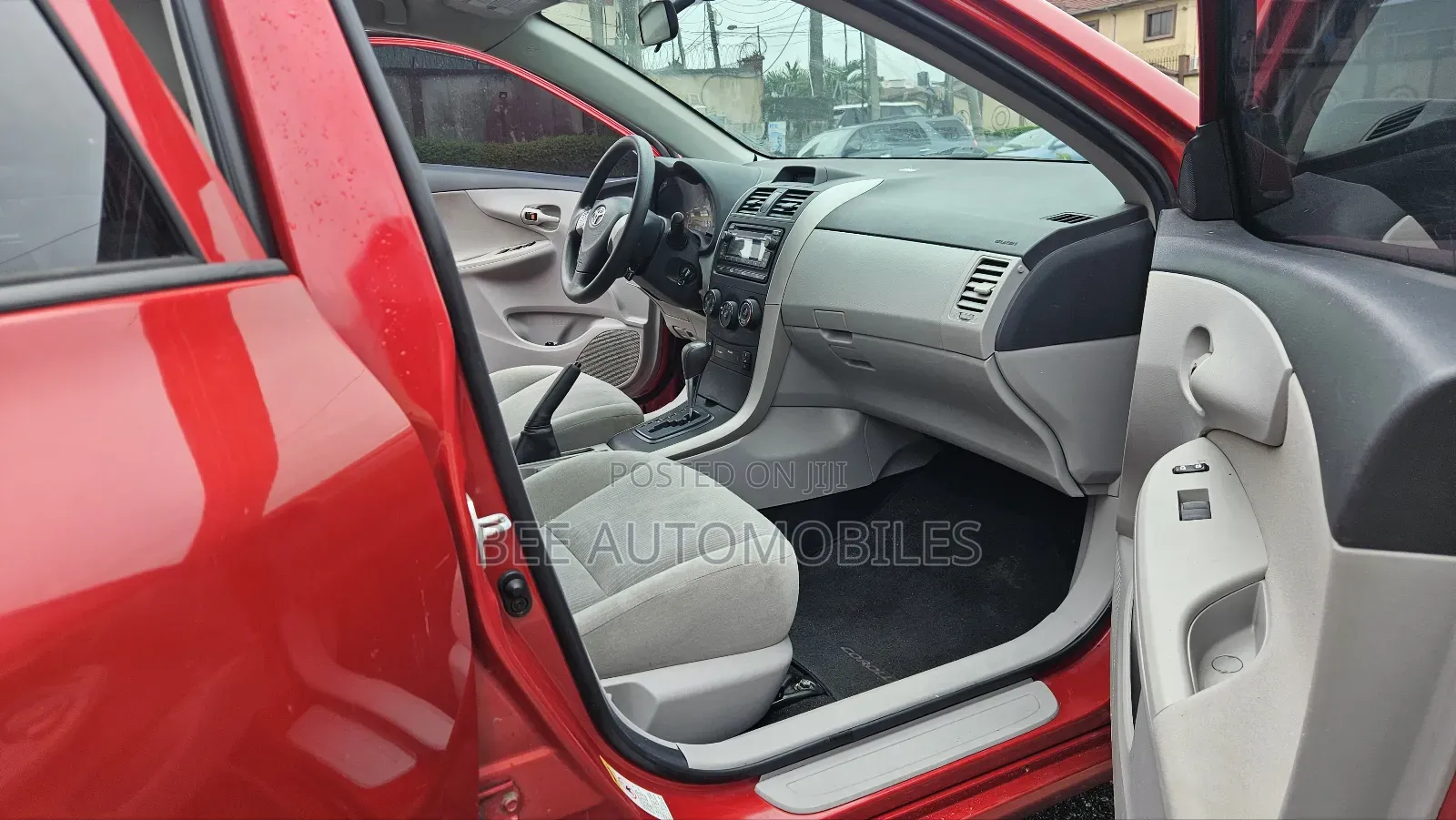 Toyota Corolla LE Special Edition 4dr Sedan (1.8L 4cyl 4A) 2013