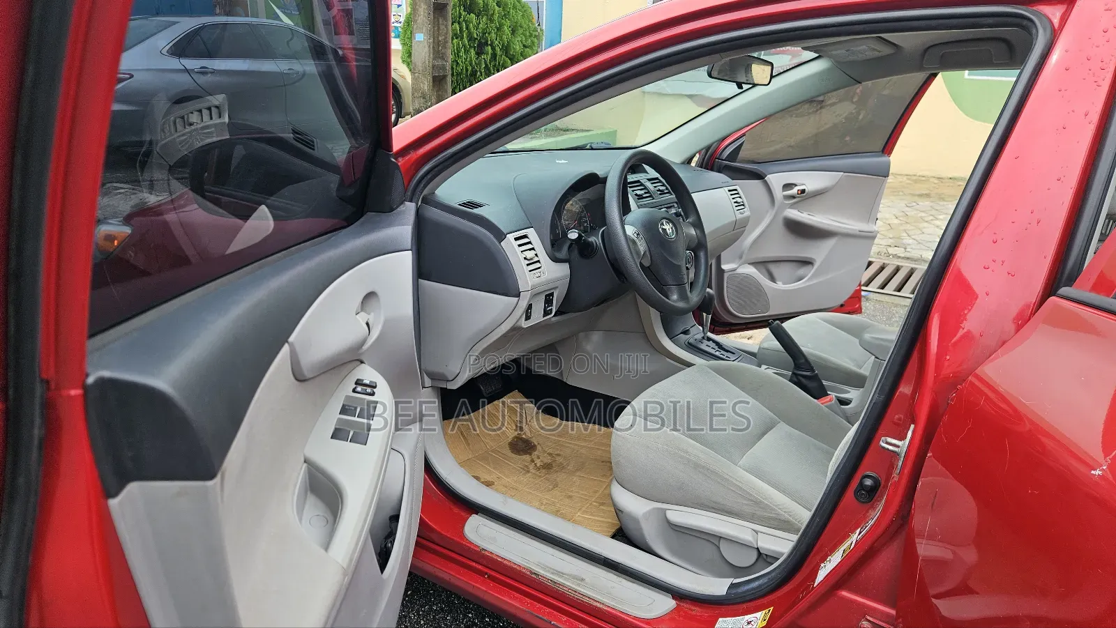 Toyota Corolla LE Special Edition 4dr Sedan (1.8L 4cyl 4A) 2013