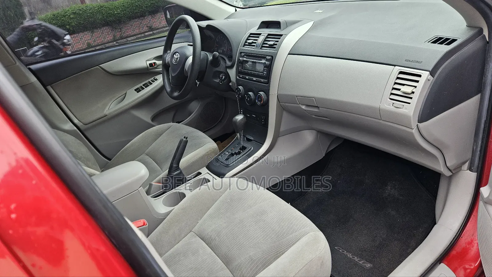 Toyota Corolla LE Special Edition 4dr Sedan (1.8L 4cyl 4A) 2013