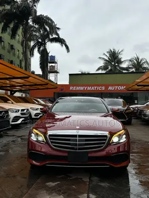 Mercedes-Benz E400 2017 Red