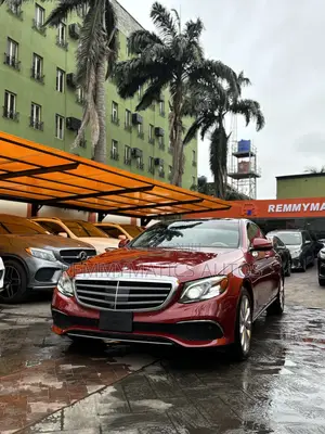 Mercedes-Benz E400 2017 Red