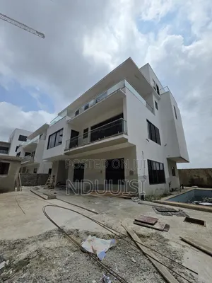 5bdrm Duplex in Banana Island for sale