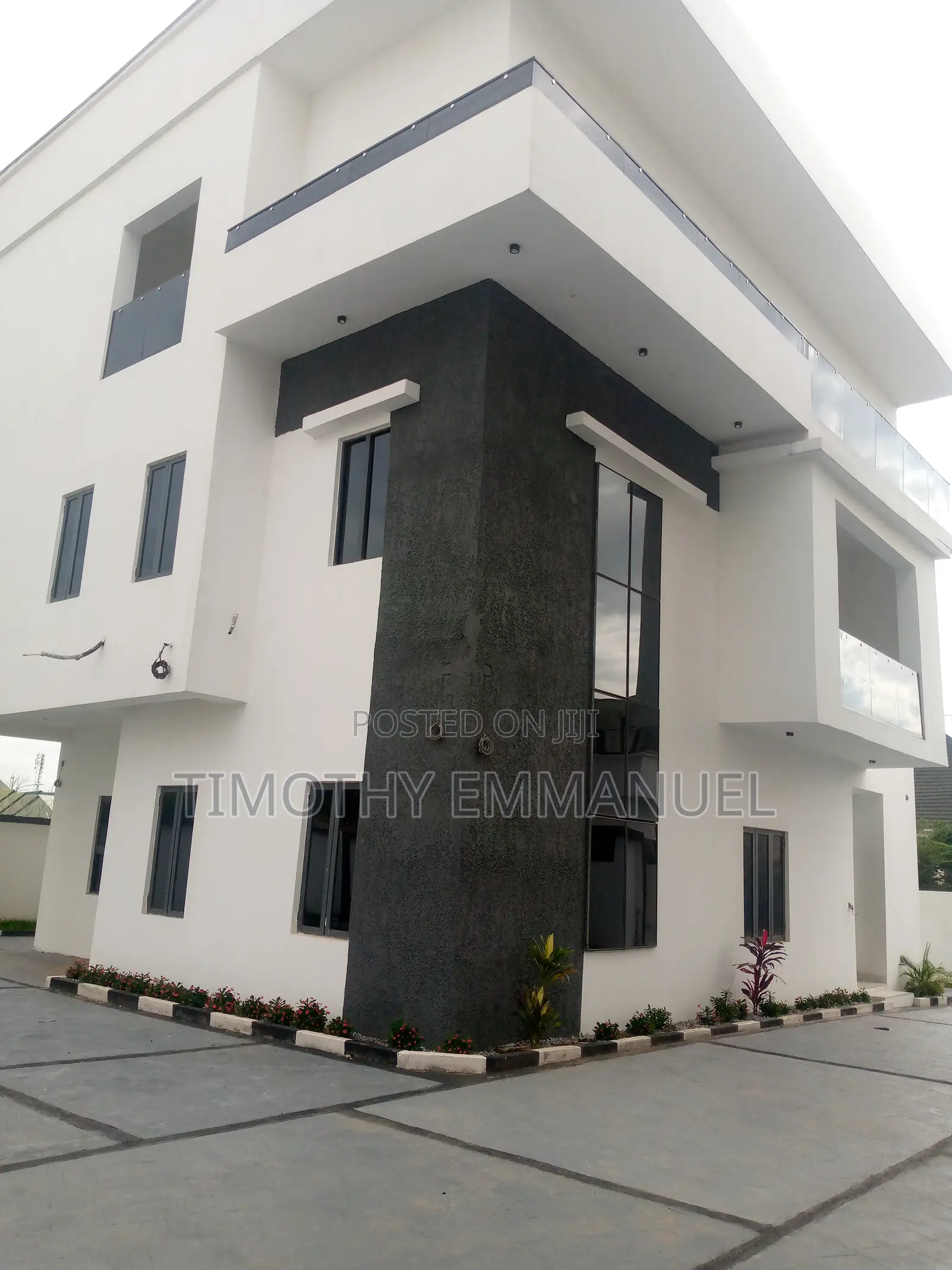 4 Bedrooms Duplex With Bq
