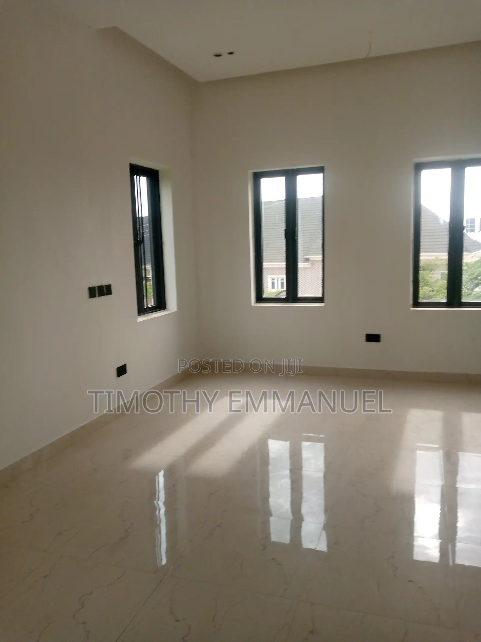 4 Bedrooms Duplex With Bq