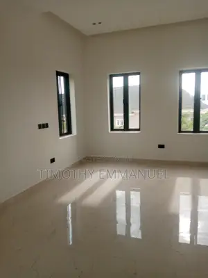 4 Bedrooms Duplex With Bq