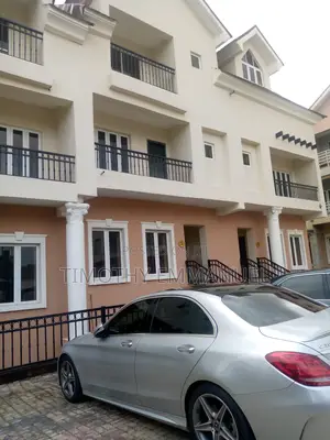 6bdrm Townhouse / Terrace in Guzape for rent