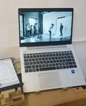 New Laptop HP EliteBook 745 G4 8GB Intel Core i5 SSD 256GB