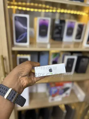 New Apple iPhone 11 64 GB Blue