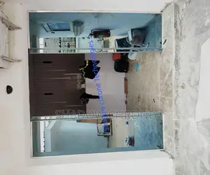 Modern Frameless Glass Sliding Door – Entryway Solution