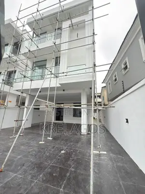 5bdrm Duplex in Chevron for sale