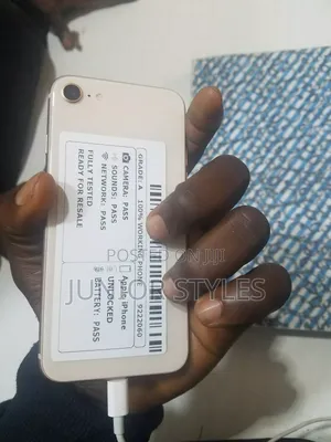 Apple iPhone 8 64 GB White