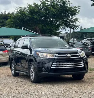Photo - Toyota Highlander XLE V6 4x4 (3.5L 6cyl 6A) 2016 Black
