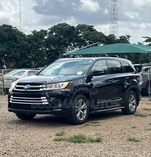 Photo - Toyota Highlander XLE V6 4x4 (3.5L 6cyl 6A) 2016 Black