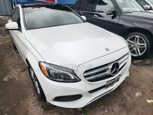 Mercedes-Benz C300 Luxury 4matic Sedan AWD (2.0L 4cyl 7A) 2017 White