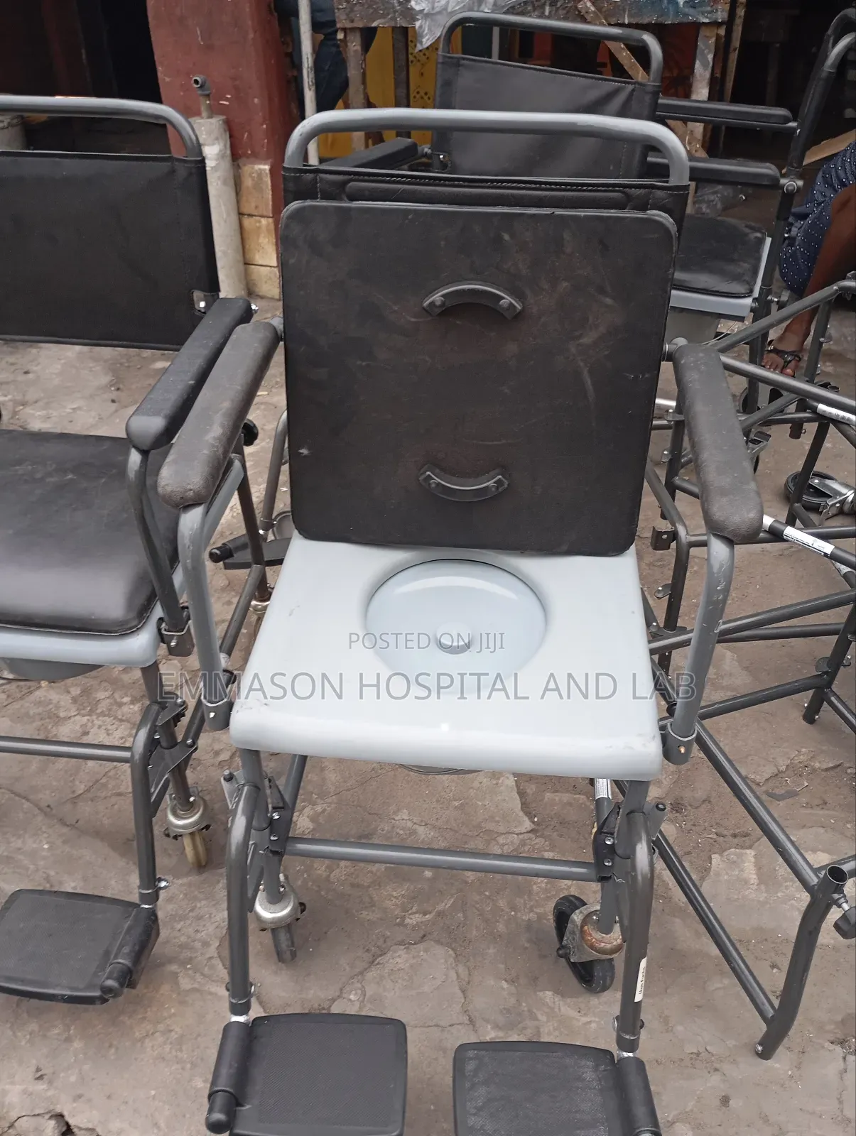 Executive Commode Wheelchair/Recliner Commode Wheelchair