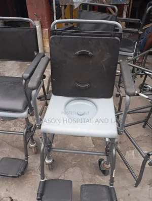 Executive Commode Wheelchair/Recliner Commode Wheelchair