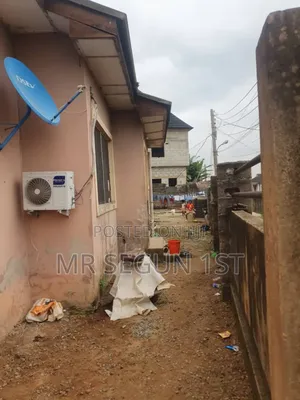 Photo - 6bdrm Bungalow in Embassy Voera Estate, Obafemi-Owode for sale